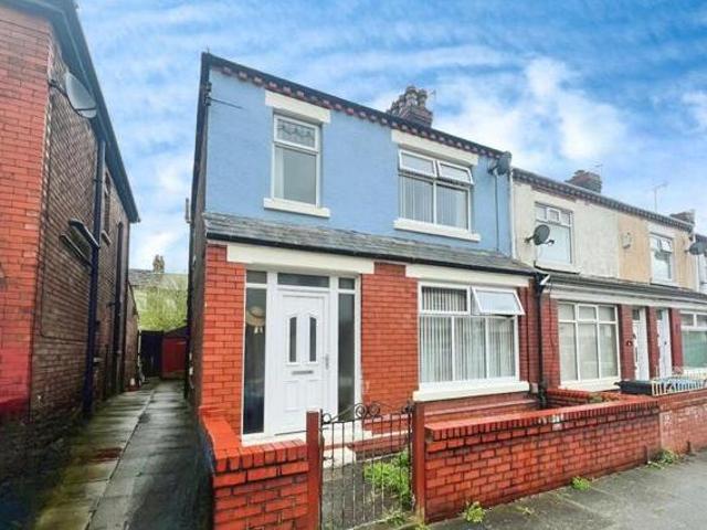 House for sale in Widnes, Liverpool City Region