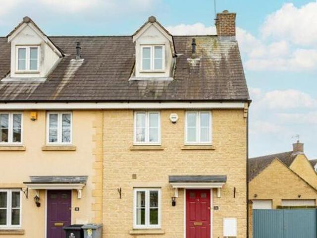 House for sale in Madley Park, Black Bourton