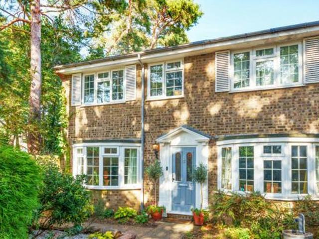 House for sale in Horsell, Woking