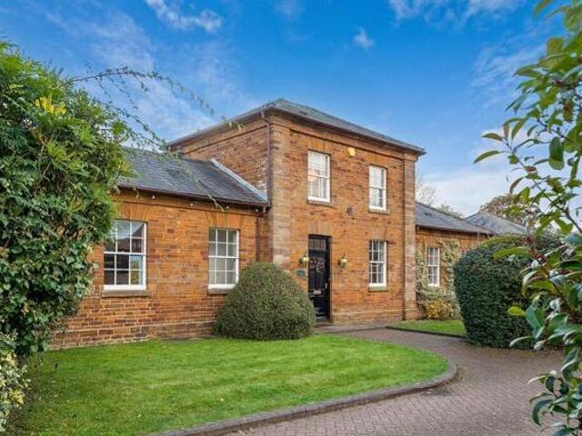 House for sale in Northampton, Northamptonshire