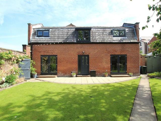 House for rent in Burnedge, Greater Manchester