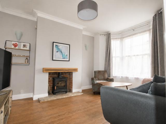 House for rent in Hatching Green, Five Acres
