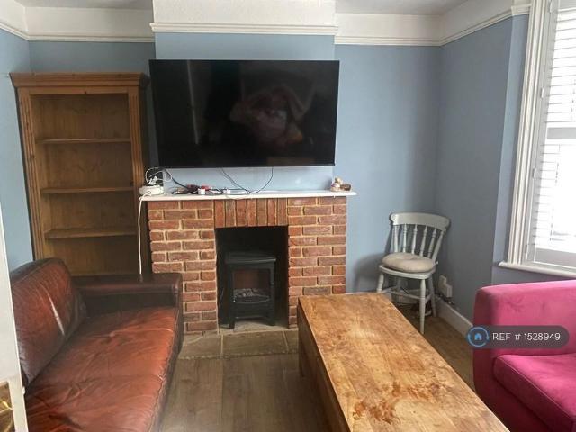 House for rent in Pachesham Park, Surrey