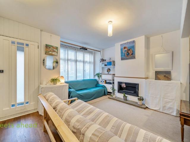 House for rent in London Borough of Croydon, Purley