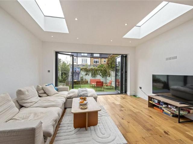 House for rent in Hampton Hill, Greater London