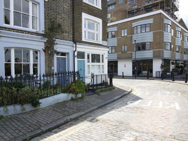 House for rent in East Greenwich, Greater London
