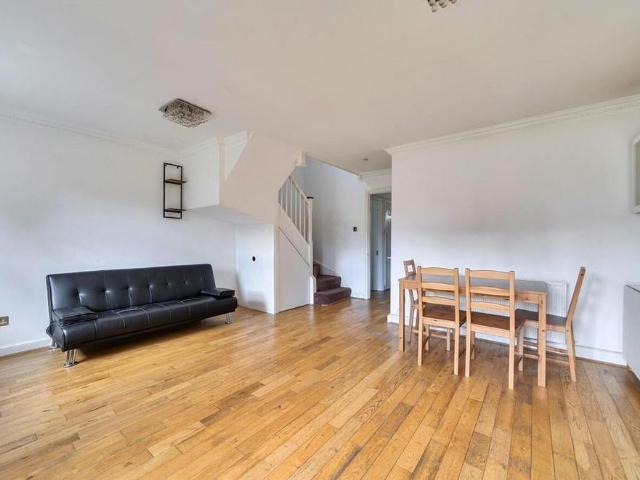 House for rent in Little Stanmore, Greater London
