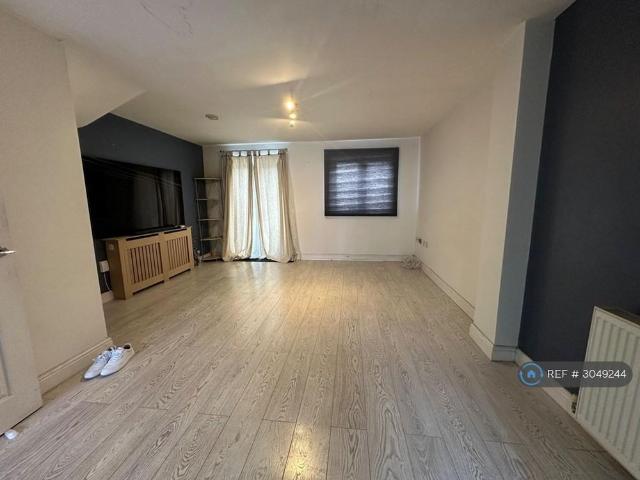 House for rent in Broome Manor, Swindon