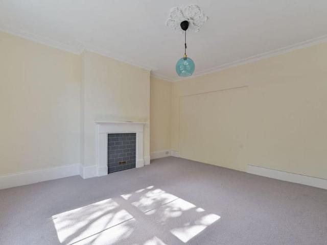 House for rent in Stockwell, Greater London