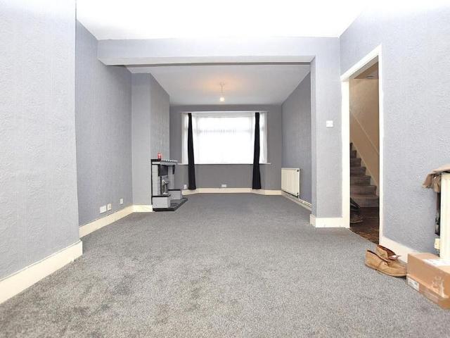 House for rent in Rush Green, Greater London