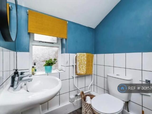 House for rent in Stanley and Stanley Common, Caldermill