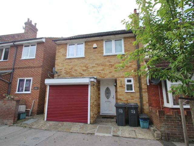 House for rent in London Borough of Croydon, Shirley