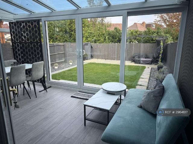 House for rent in Tolworth, Greater London