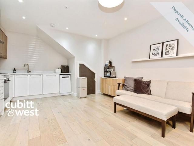 House for rent in The Wrythe, Greater London