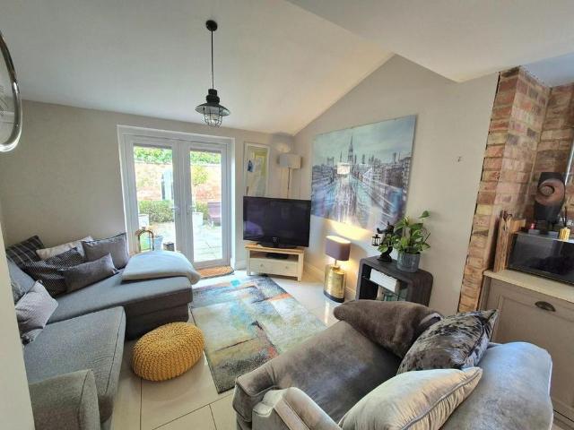 House for rent in Moulton