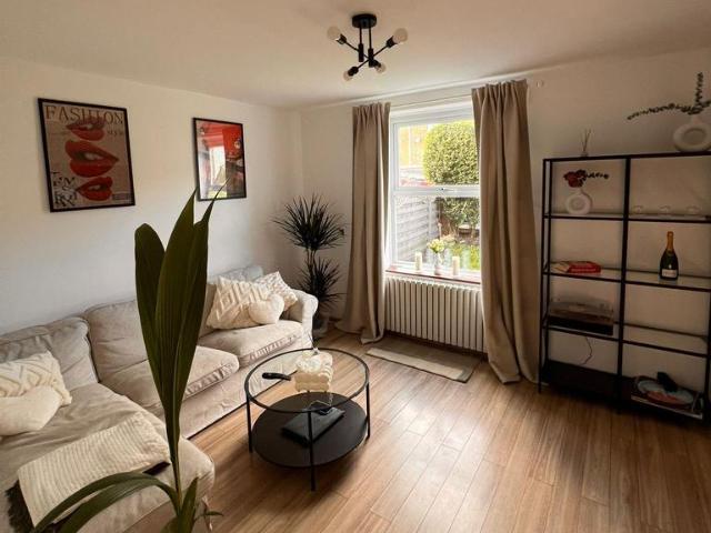 House for rent in Rosehill, Greater London