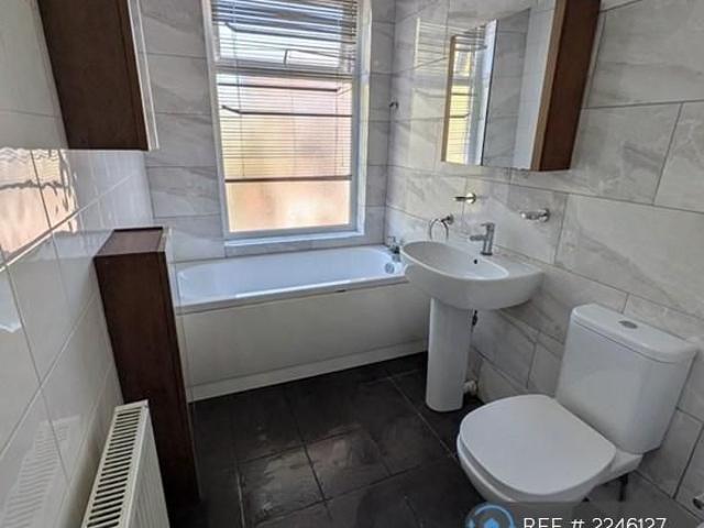 House for rent in Burnedge, Greater Manchester