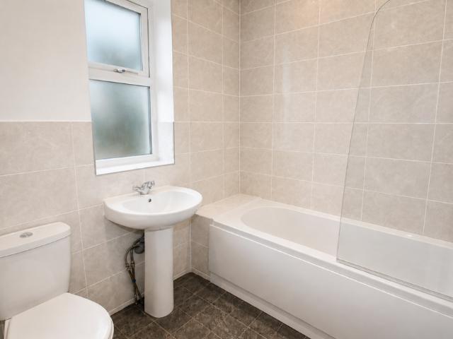 House for rent in Ponders End, Greater London