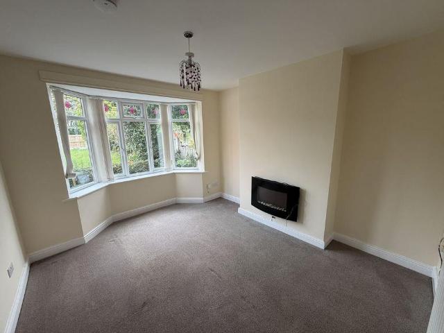 House for rent in Rhostyllen, Wales