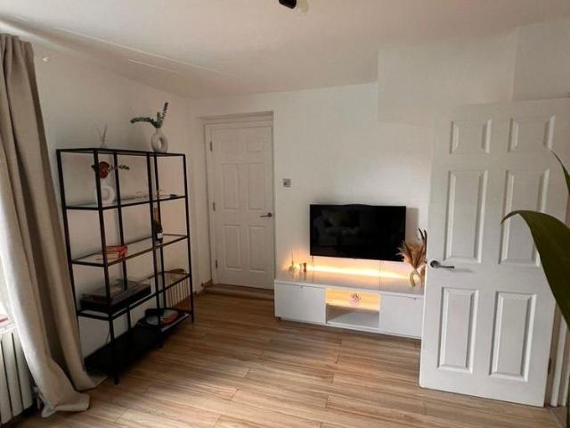 House for rent in Rosehill, Greater London