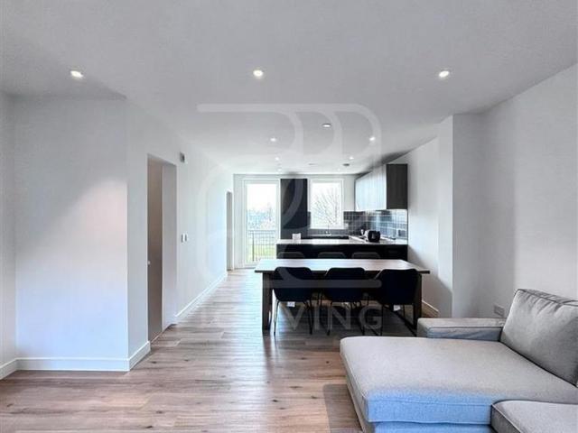 House for rent in London Borough of Ealing, Greater London