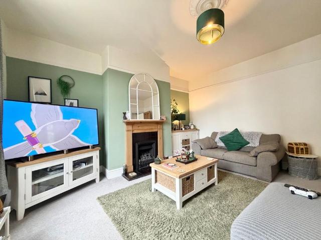 House for rent in Longwood, West Yorkshire