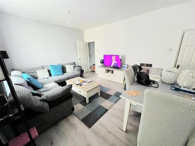 House for rent in St George's Quarter / Cultural Quarter, Calderstones