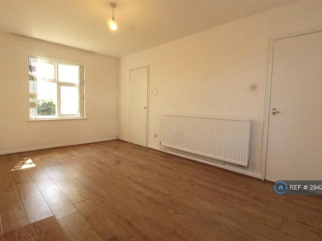 House for rent in Kingsbury, Greater London