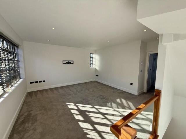 Townhouse for rent in Jewellery Quarter, Birmingham