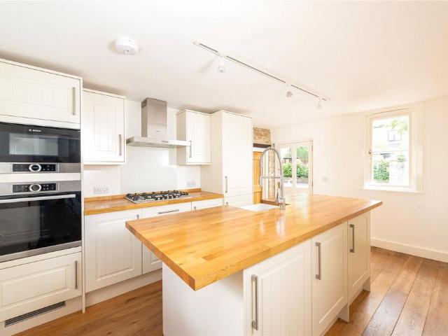 House for rent in Cosgrove