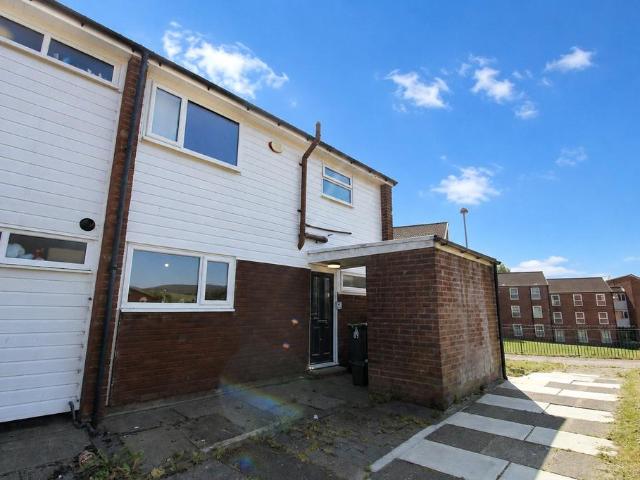 House for rent in Wardle, Burnedge