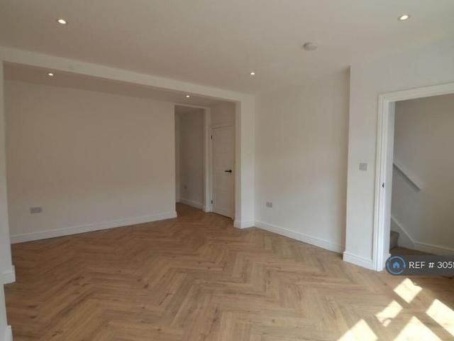 House for rent in Daimler Green, Coventry