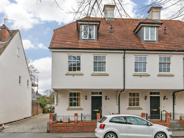 House for rent in The Close, Hampshire