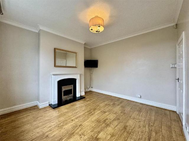 House for rent in Lascelles Hall, Kirkburton