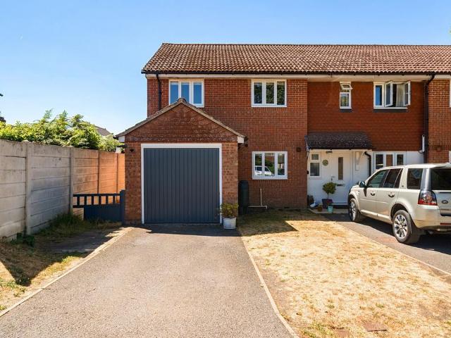 House for rent in Fole, Surrey