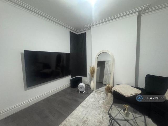 House for rent in Werneth, Pendock