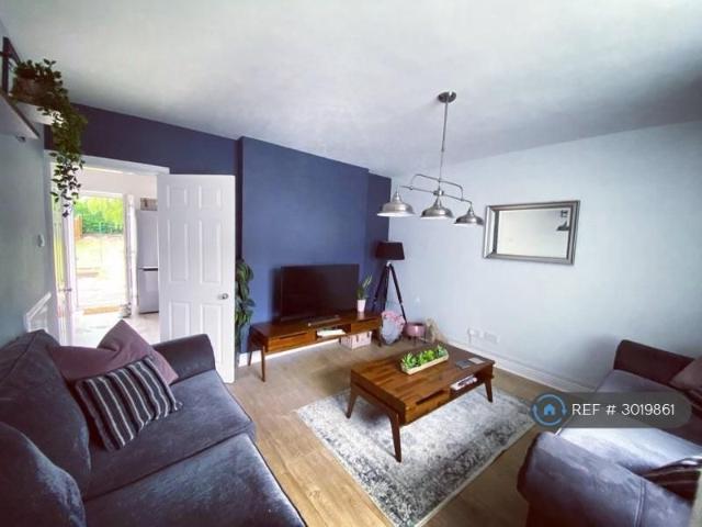 House for rent in Newton Hill, Wakefield