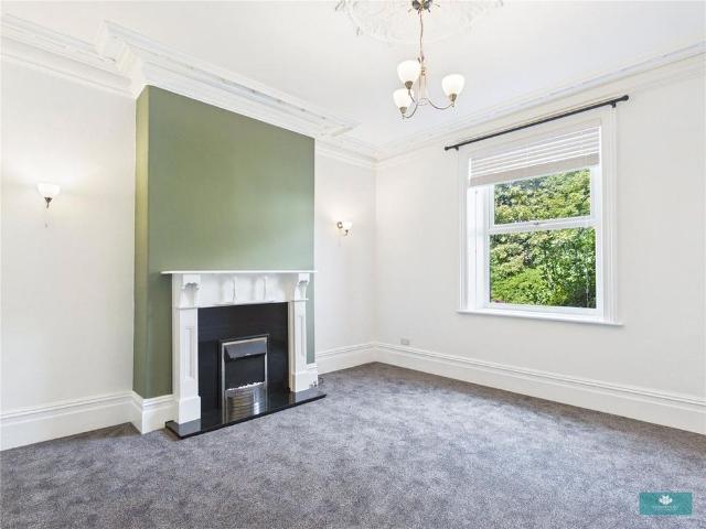 House for rent in Buersil Head, Burnedge