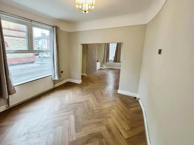 House for rent in Calderstones