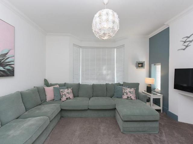 House for rent in Cliftonville West, Acol