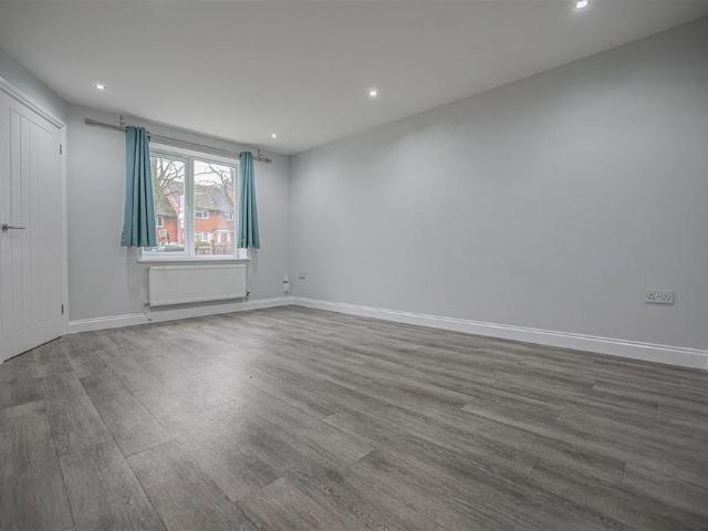House for rent in Pouchen End, Hertfordshire