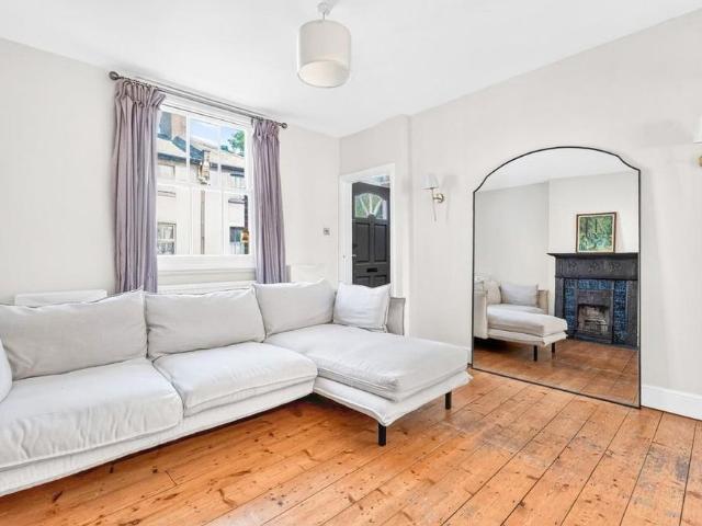 House for rent in London Borough of Ealing, Greater London