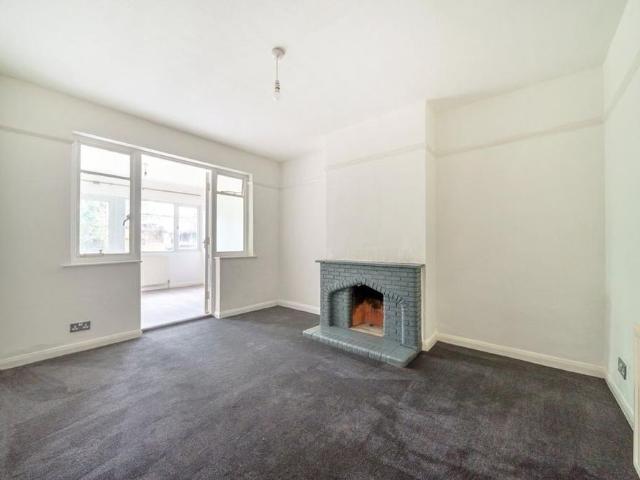 House for rent in Royal Borough of Kingston upon Thames, Greater London