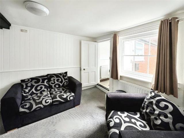 House for rent in The King's Mile, The Bridge