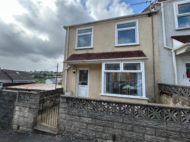 House for rent in Cwmbwrla, Nangreaves