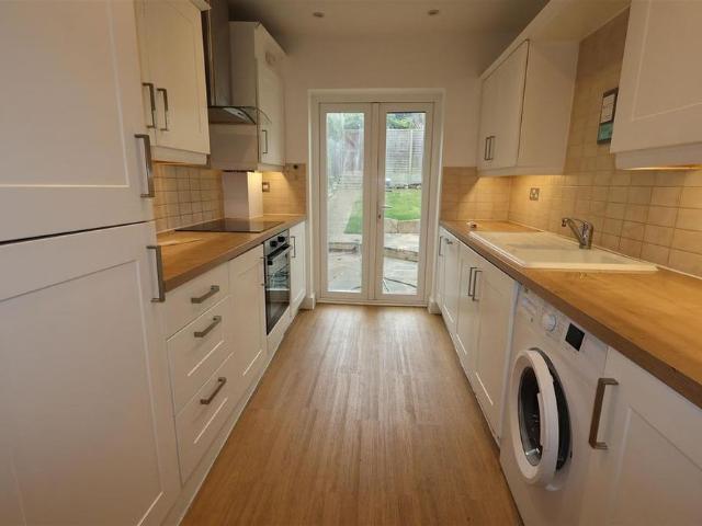 House for rent in Hammerfield, Pouchen End