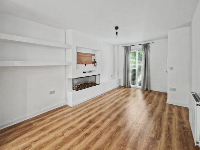 House for rent in London Borough of Hounslow, Greater London