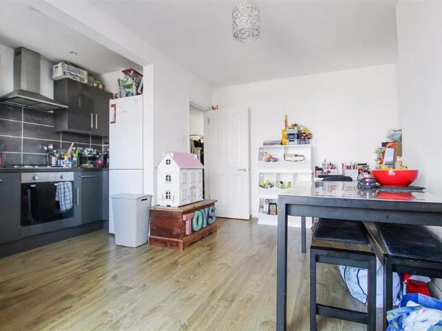House for rent in Hurst, Greater London