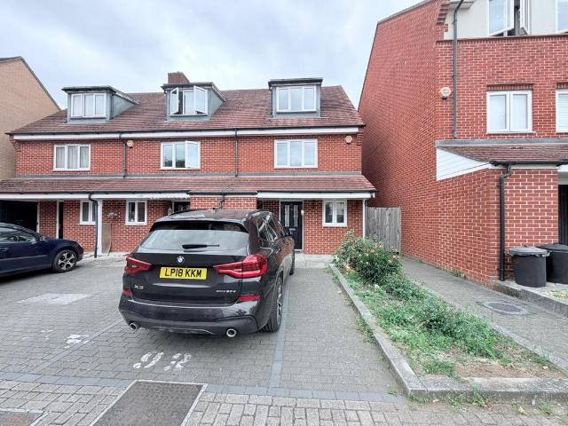 House for rent in Hayes, Greater London