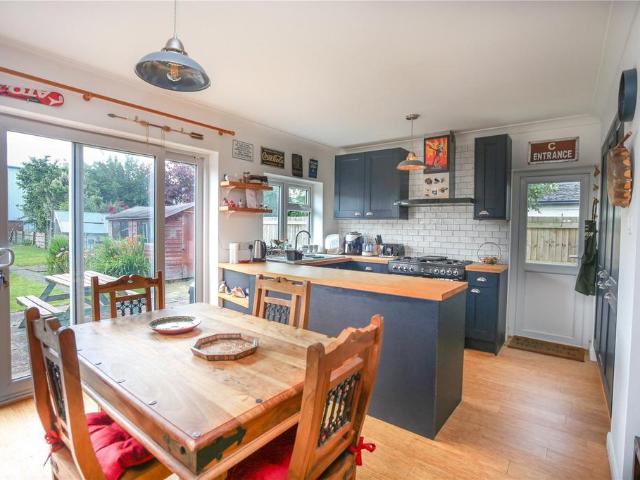 House for rent in Alstone, Golden Valley